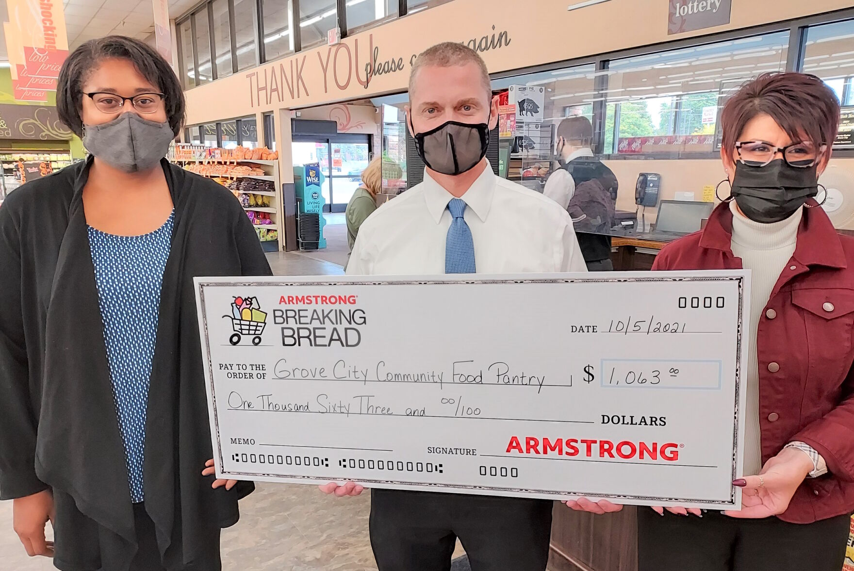 County Market, Armstrong support food pantry